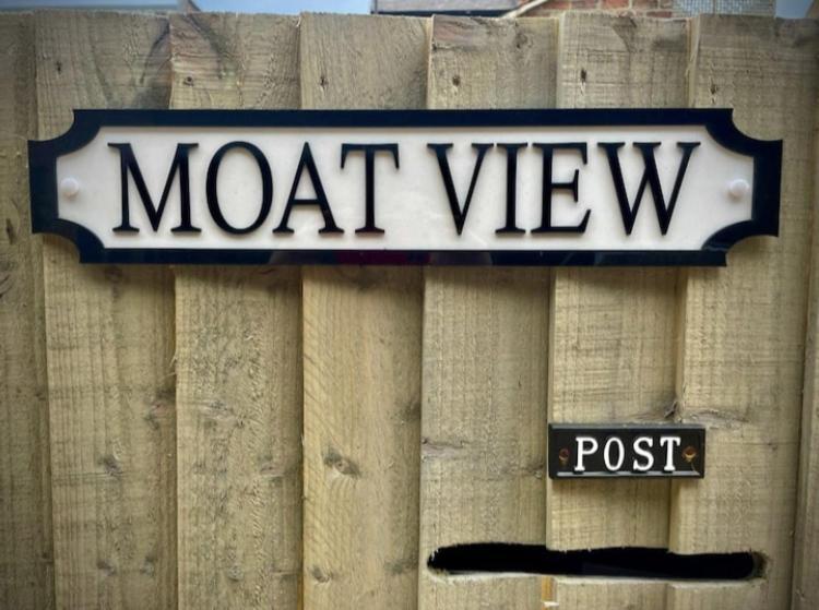 Moat View Free Parking, Central, Ev Plug York Ngoại thất bức ảnh